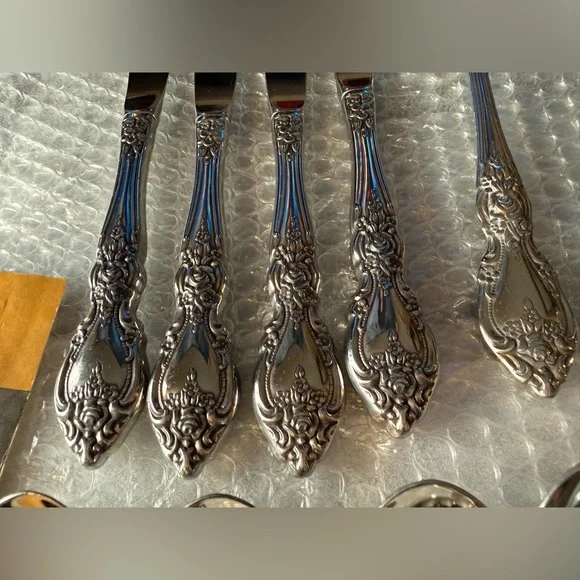 Oneida Wordsworth Rose Stainless Flatware USA Silverware Forks, Knives 26 Pcs - Picture 8 of 16